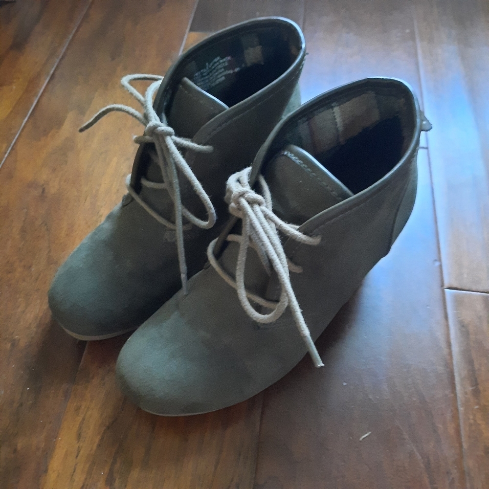 Wedge booties